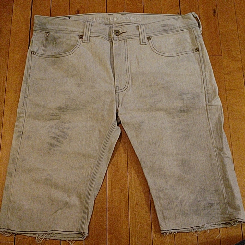 Levi Cut Off Shorts